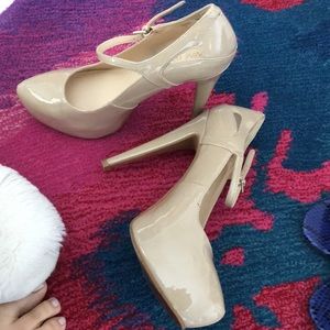 Nine west open toe pumps nude 61/2 pattern leather